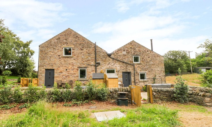 Little Hayfield Cottage | Overlea Cowshed