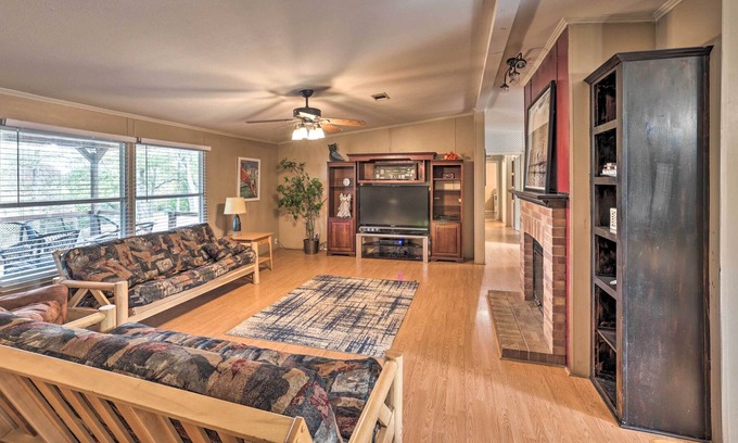 Chico House | 'Overlook Lodge' Kid-Friendly House w/ Deck!