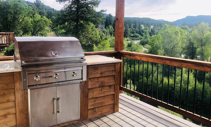 San Juan River Village Cabin | Overlook San Juan River. Close to Wolf Creek, Fishing, Hiking.