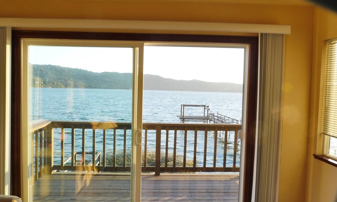 Clearlake Apartment | Overlooking Clearlake From The Living Room