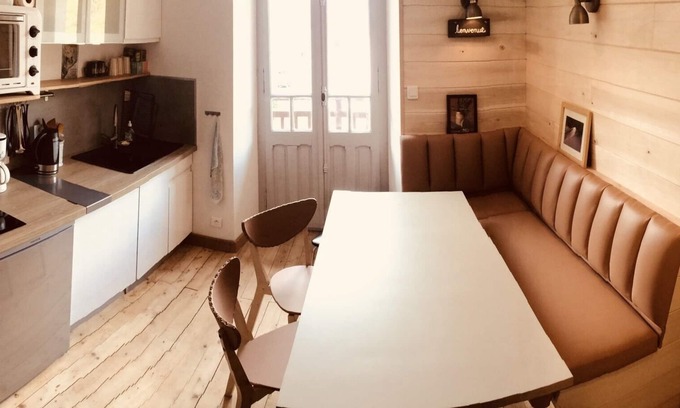 Les Tines Apartment | Overlooking Mont Blanc, 2km from Chamonix, hiking departures, ski bus shuttle