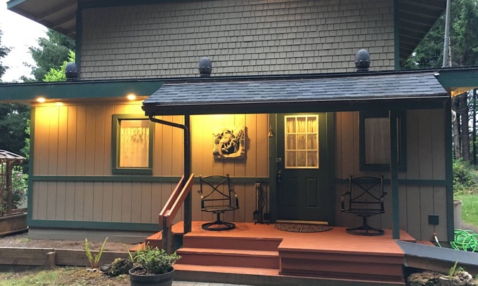 Florence House | Overlooking Old Town yet In a Secluded Forest Setting