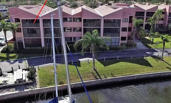 Burnt Store Marina Condo | Overlooking the Waterfront!