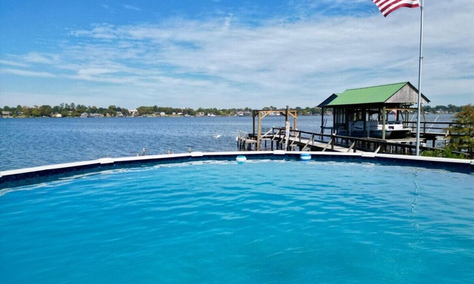 Ventress House | Oversized Newly Renovated Home with Pool and Private Pier! Sleeps 10!