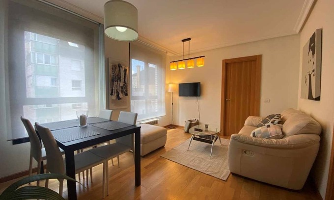 Las Campas y San Claudio Apartment | Oviedo Soja City, apartment minutes from downtown