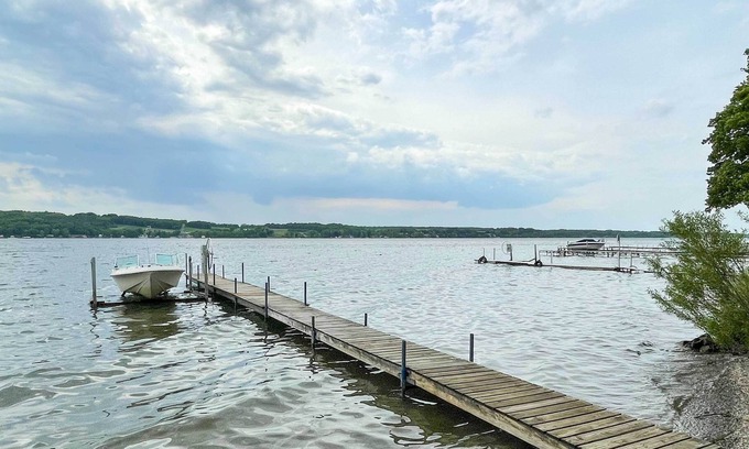 Town of Owasco House | Owasco Lake Getaway with Private Yard + Views!