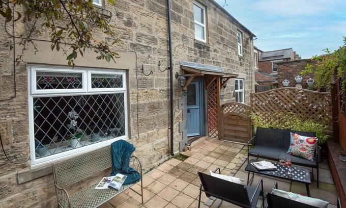 Morpeth House | OWL COTTAGE, family friendly, country holiday cottage in Morpeth