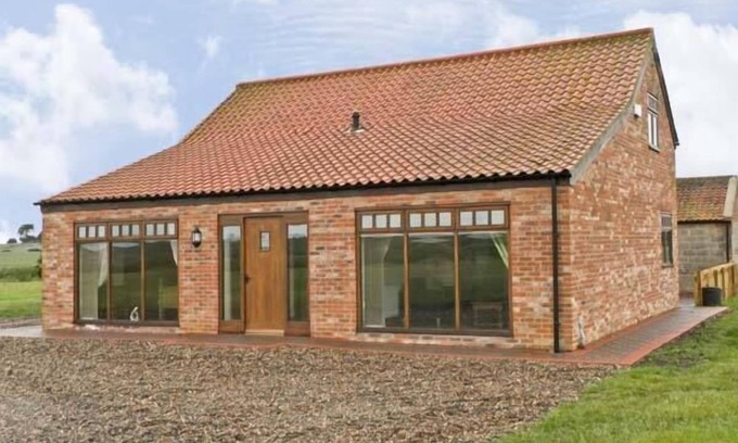 Winestead Cottage | OWL COTTAGE, family friendly, character holiday cottage in Hedon