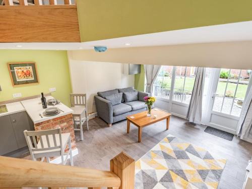 Sleaford House | Owl Cottage