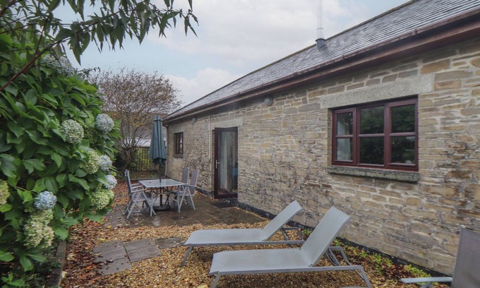 Pelynt Cottage | OWL COTTAGE, pet friendly, with open fire in Pelynt
