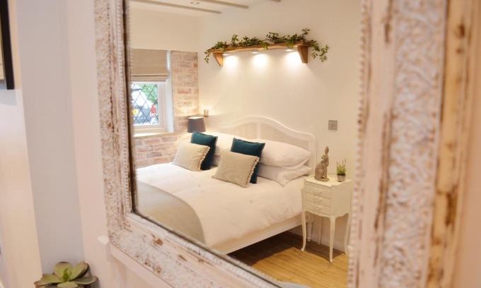 Newport Pagnell Apartment | Owl Lodge