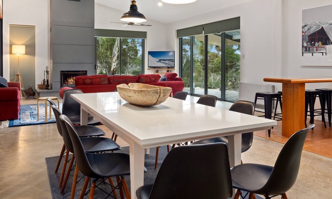 Jindabyne House | Owl Moon Ridge, Alpine Way, Crackenback. A unique mountain retreat.