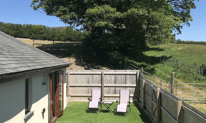 St Teath Cottage | Owls Roost modern barn conversion. 2 en suites.Nr Tintagel, Padstow,Bude &beach.