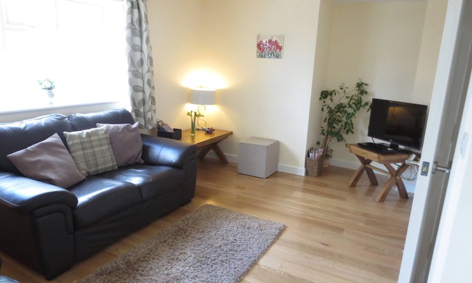 Oxford Apartment | Oxford Apartments 2 - Modern, beautiful Apartment fully furnished with parking