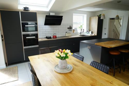 Oxford House | Oxford's cosiest 3 bedroom home with off street car parking