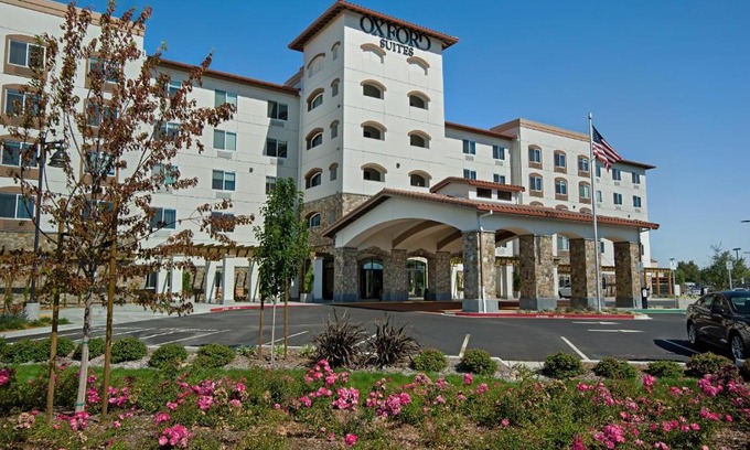 Rohnert Park Hotel | Oxford Suites Sonoma - Rohnert Park