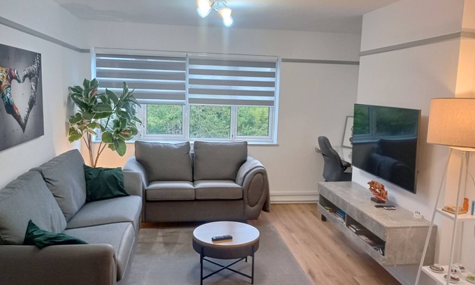 Oxford Apartment | Oxfords 5* Luxury 2 bedroom apartment 4 +Pax and permit parking