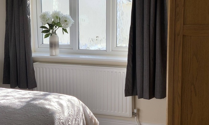 Port-Eynon Cottage | Oxwich View Cottage - short walk to Port Eynon beach and village amenities