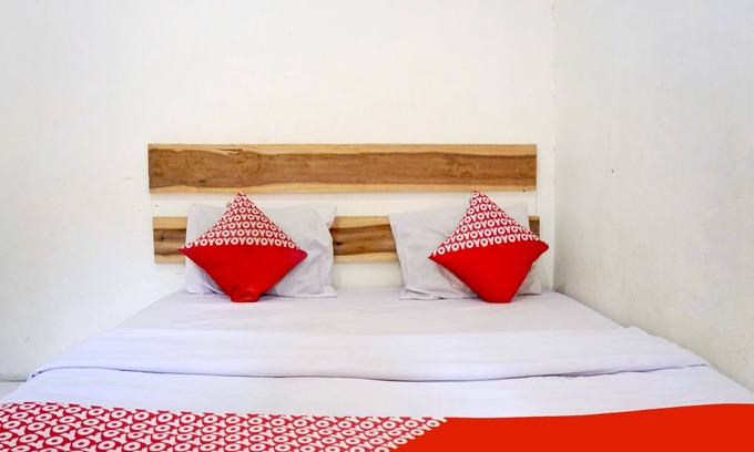 Pelabuhan Ratu Hotel | OYO 1187 Penginapan Bunda