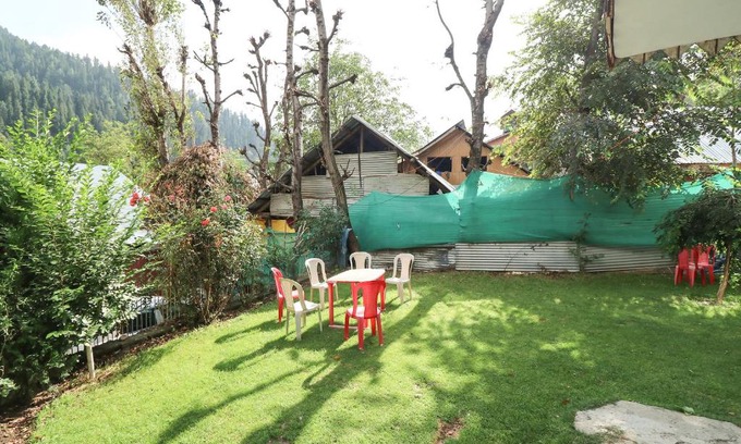 Laripora Hotel | OYO 18770 Hotel Indian Palace