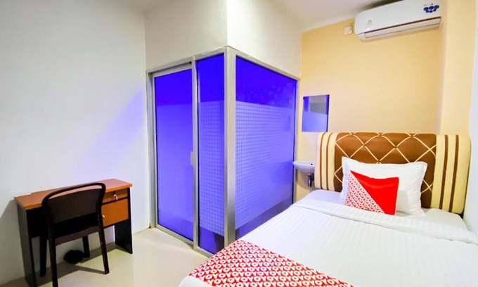Padang Hotel | OYO 2231Cahaya Homestay