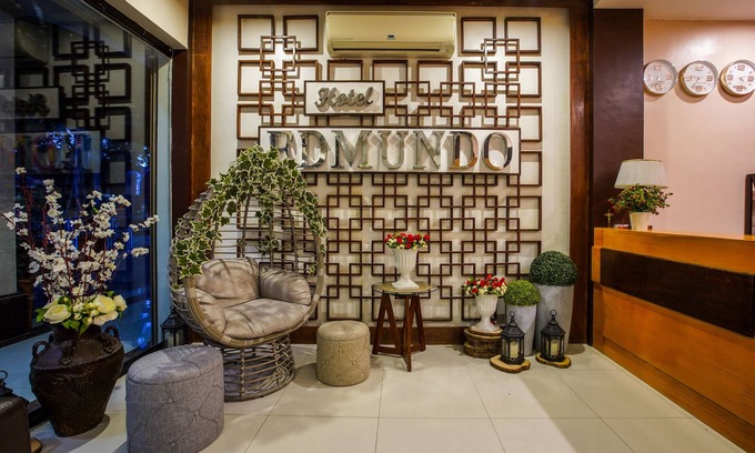 Pototan Hotel | OYO 236 Hotel Edmundo