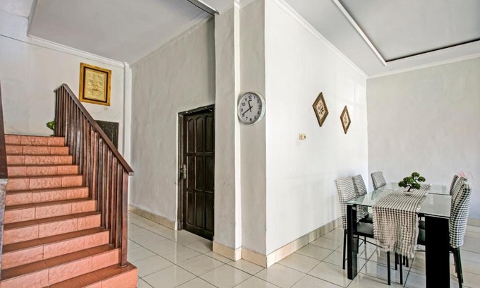 Banjarbaru Hotel | OYO 3757 Mahkota Syariah Guesthouse