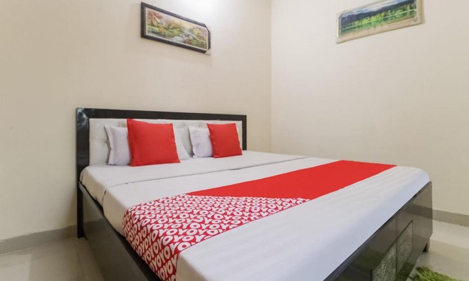 Thanesar Hotel | OYO 48304 Hotel Moon Lite