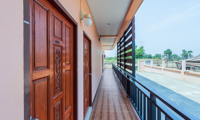 Phetchaburi Hotel | OYO 628 Dao Krajang