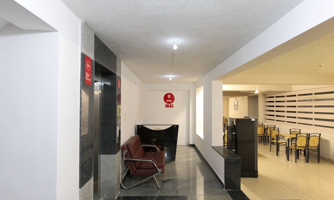 Mahindra World City Hotel | OYO 6345 Royce Ebony