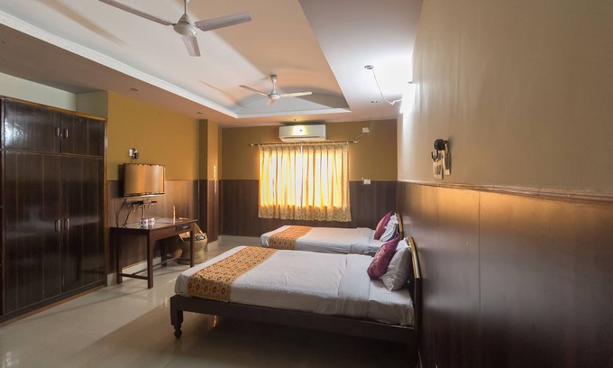 Sualkuchi Hotel | OYO 6996 near Beltola