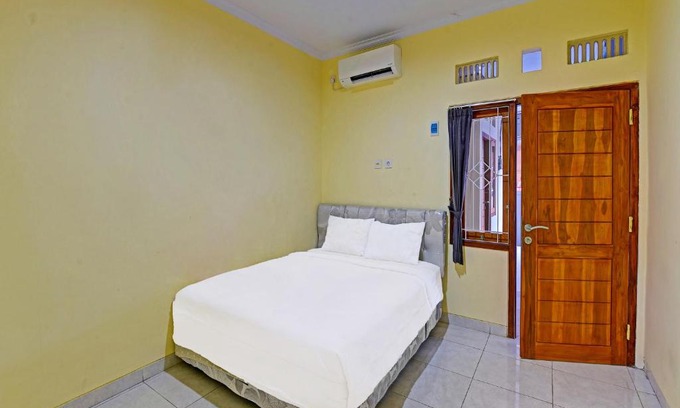Sidakarya Hotel | OYO 90823 Casa Jupiter Shine