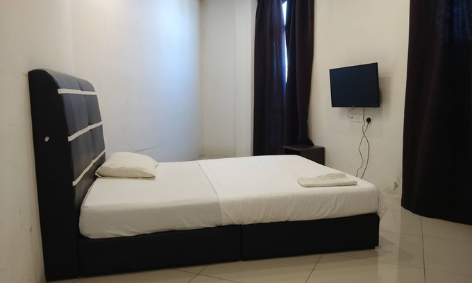 Bota Hotel | OYO 90995 Hotel Nk Impian