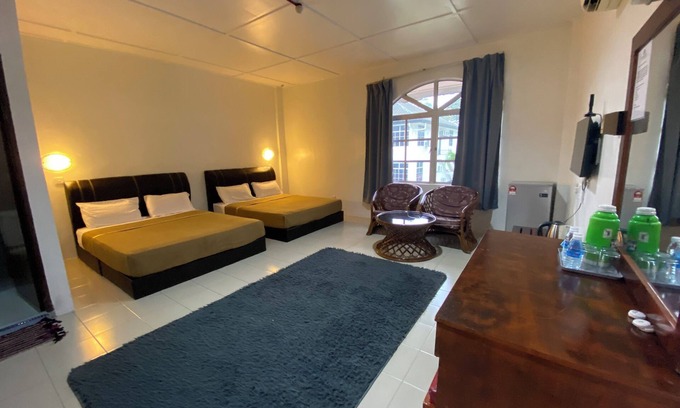 Taman Selamat Hotel | OYO 91112 Annexe Rest House
