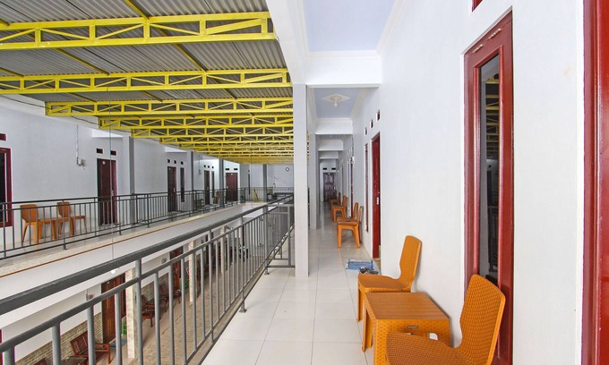 Kebumen Hotel | OYO 91817 Hotel Grand New Si Jago