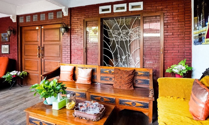 Pasuruan Hotel | OYO 91827 Tutus Homestay Syariah