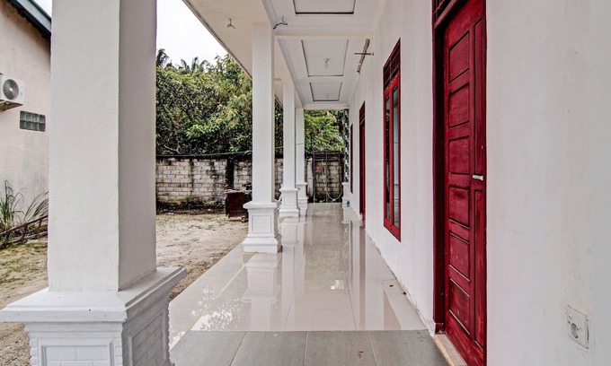 Kampar Hotel | OYO 92199 Wisma Cendana Syariah Near PASAR FLAMBOYAN