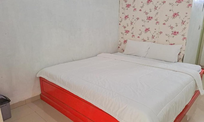 South Ogan Komering Ulu Hotel | OYO 92520 Safira Guest House Danau Ranau
