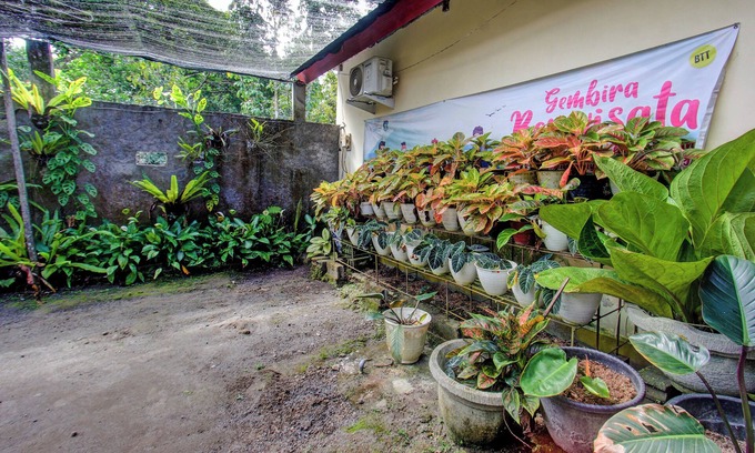 Kecamatan Janapria Hotel | OYO 92619 Inn Homestay