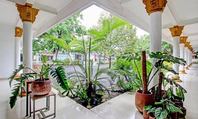 Purwokerto Hotel | OYO 93253 Guest House Arundaya Syariah