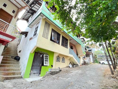 Tretes Hotel | OYO 93277 Villa Kemiloko Syariah