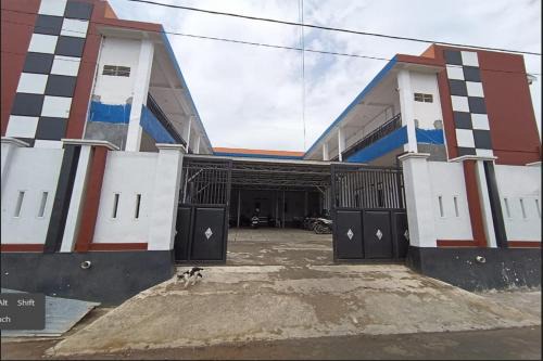 Marabahan Hotel | OYO 93774 Khaira Kos Dan PenginapanNearYani Heahlerr