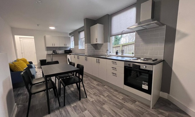 Middlesbrough Hotel | OYO Arcadia By Habitat101