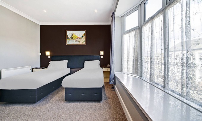 Elthorne Hotel | OYO Bostons Manor Hotel, Hanwell London