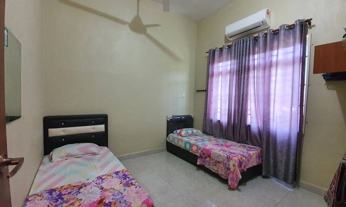 Pasir Mas House | OYO HOME 90280 Darussalam Homestay