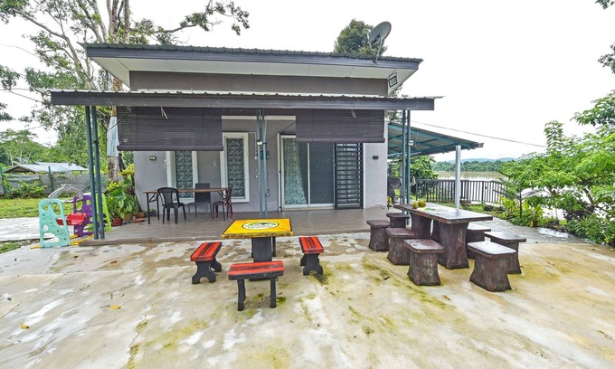 Kampung Mambang House | OYO HOME 90682 Liliz Mambang Farmstay
