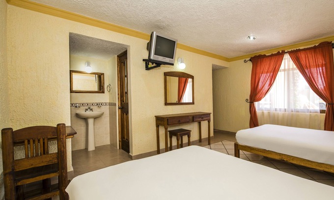 Huichapan Hotel | OYO Hotel La Glorieta, Huichapan