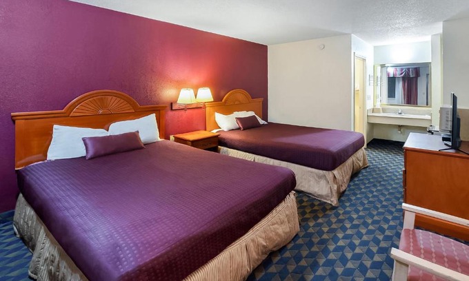 Manning Hotel | OYO Hotel Manning SC