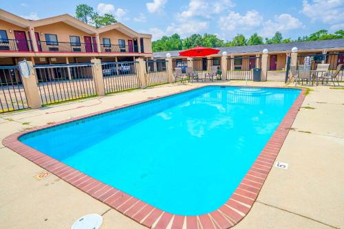 Opp Hotel | OYO Hotel Opp AL, Floral Hwy