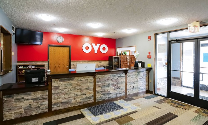 Redwood Falls Hotel | OYO Hotel Redwood Falls near Jackpot Casino